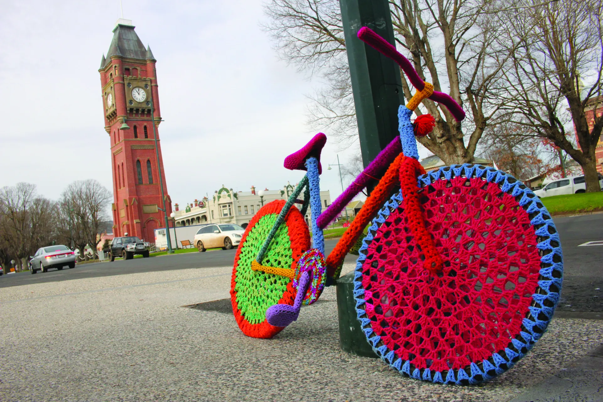yarn bomb